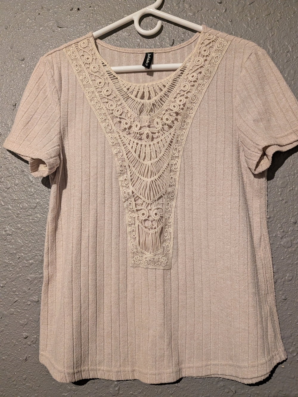 Sz M Short Sleeve Ribbed Top with Crochet Yoke - Light Beige